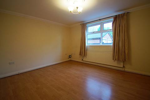 2 bedroom apartment for sale, Frenches Court, Greenfield OL3