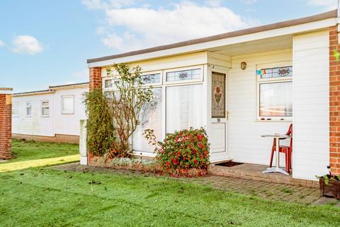 2 bedroom chalet for sale, Newport Road, Hemsby