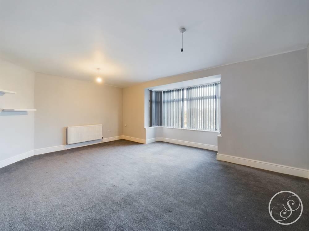 Cross Gates Road, Leeds 2 bed flat to rent £885 pcm (£204 pw)