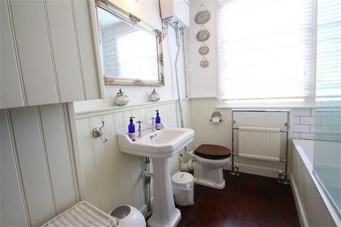 1 bedroom ground floor flat to rent, Blackheath Road, London SE10