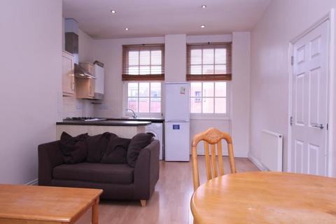 2 bedroom flat to rent, The Oaks, Leicester LE2
