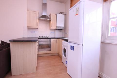 2 bedroom flat to rent, The Oaks, Leicester LE2