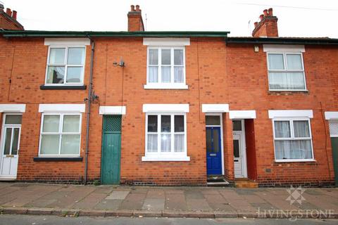 3 bedroom terraced house to rent, Lytham Road, Leicester LE2