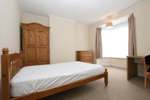 4 bedroom terraced house to rent, Harrow Road, Leicester LE3