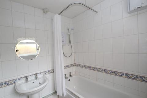 4 bedroom terraced house to rent, Harrow Road, Leicester LE3