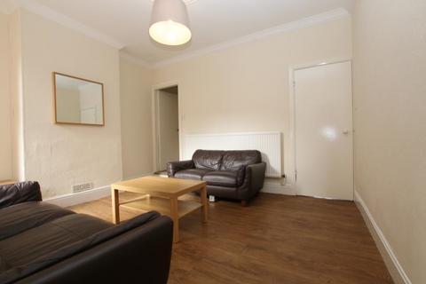 4 bedroom terraced house to rent, Harrow Road, Leicester LE3