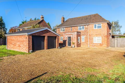 4 bedroom detached house for sale, Stalham Road, Hoveton