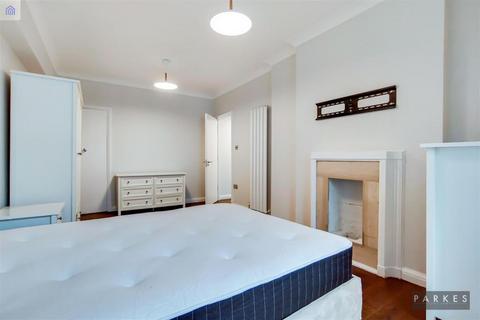 3 bedroom apartment to rent, Gloucester Place, London NW1