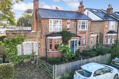62 Summer Road, East Molesey, KT8 9LS
