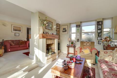 62 Summer Road, East Molesey, KT8 9LS