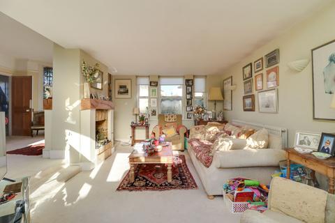 62 Summer Road, East Molesey, KT8 9LS