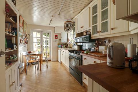 62 Summer Road, East Molesey, KT8 9LS