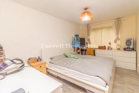 2 bedroom flat for sale, Russell Court, Preston PR1