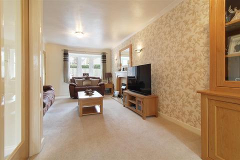 3 bedroom semi-detached house for sale, Broomwood Close, Sheffield S20