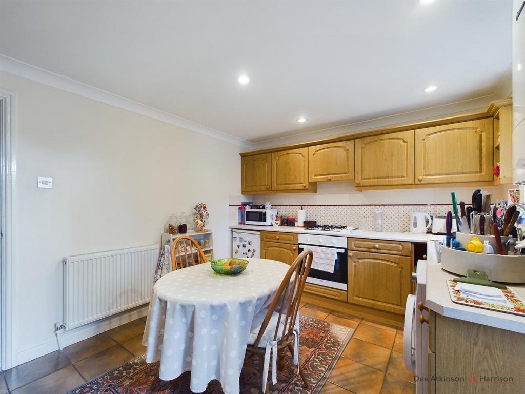 Kitchen/Dining Area