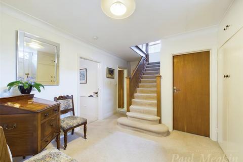 27 West Hill, South Croydon, CR2 0SB