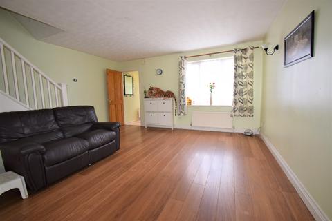 3 bedroom semi-detached house to rent, Miersfield, High Wycombe HP11