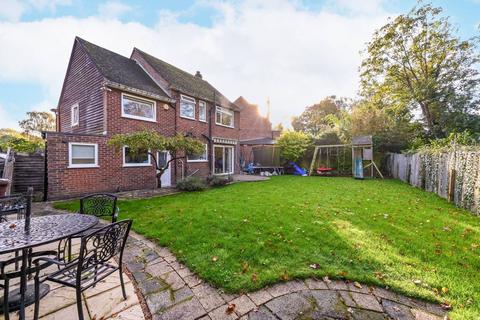 4 bedroom detached house to rent, Seymour Gardens, Hanworth, Feltham, TW13