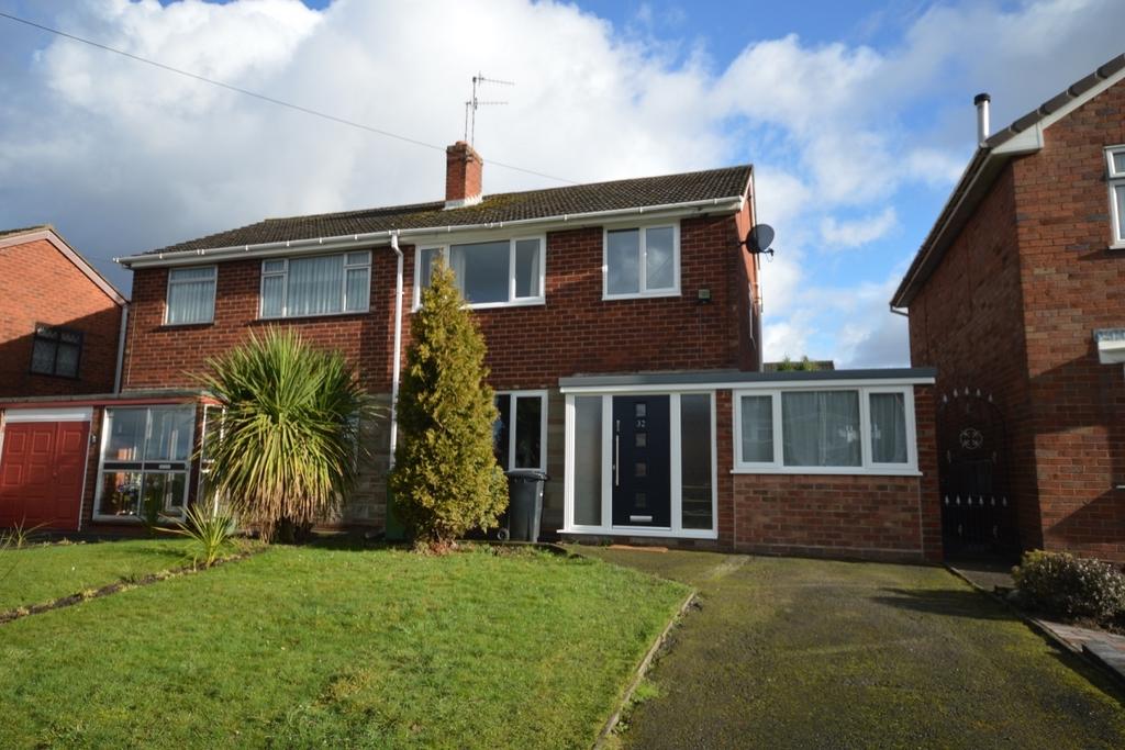 Hickman Road, West Midlands DY5 3 bed semidetached house to rent £
