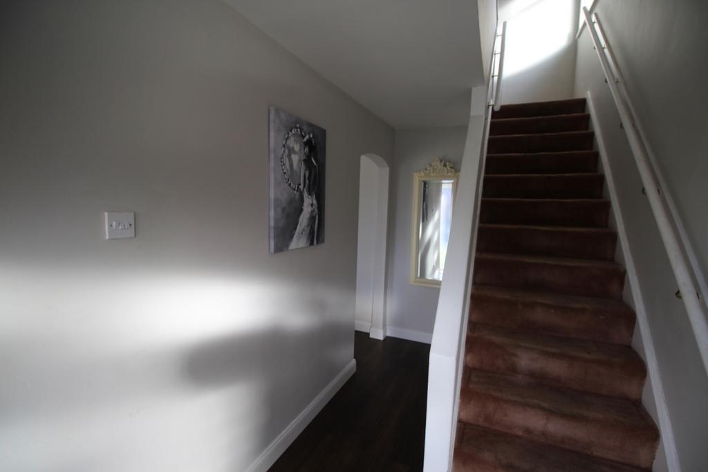 Hickman Road, West Midlands DY5 3 bed semidetached house to rent £