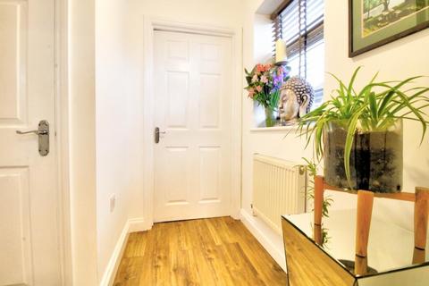 1 bedroom maisonette for sale, Turners Road South, Luton, LU2