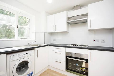 2 bedroom flat to rent, Norwood Close, Cricklewood, London, NW2