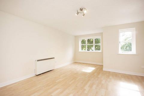 2 bedroom flat to rent, Norwood Close, Cricklewood, London, NW2