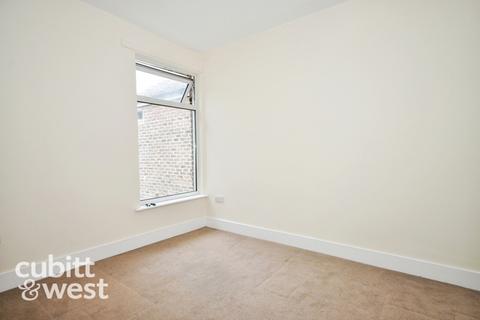 3 bedroom terraced house to rent, Stamshaw Road Portsmouth PO2