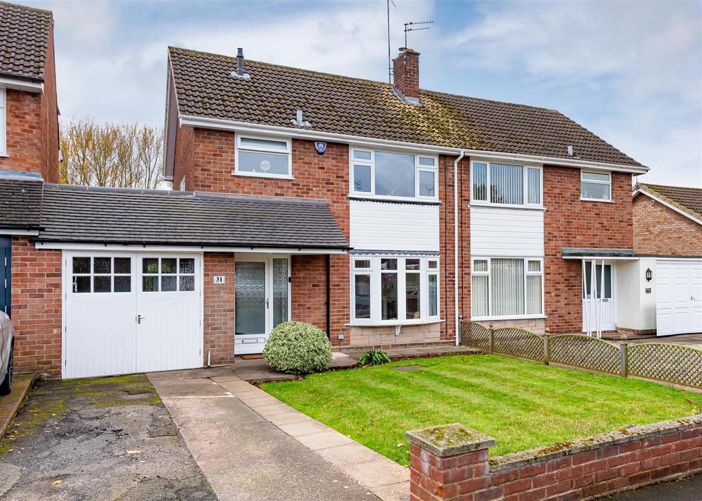 31 Rennison Drive, Wombourne... 3 bed semidetached house for sale £