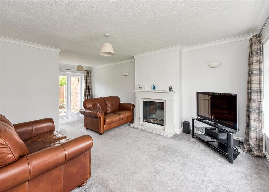 31 Rennison Drive, Wombourne... 3 bed semidetached house for sale £