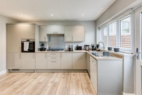 31 Rennison Drive, Wombourne, Wolverhampton, WV5 9HW