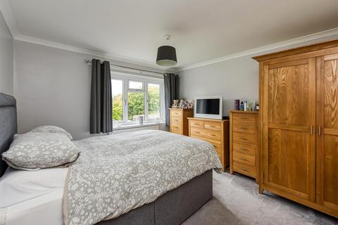 31 Rennison Drive, Wombourne, Wolverhampton, WV5 9HW