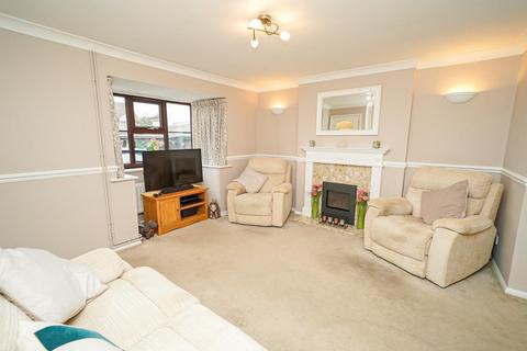 4 bedroom detached house for sale, Sylvester Street, Heath And Reach