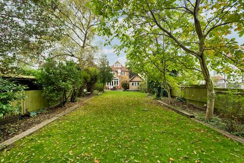 4 bedroom detached house for sale, Portsmouth Road, Thames Ditton, Surrey, KT7