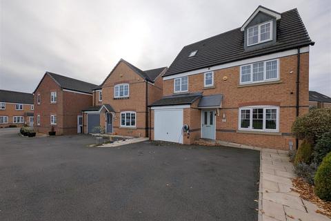 5 bedroom detached house for sale, Kestrel Walk, Sandbach