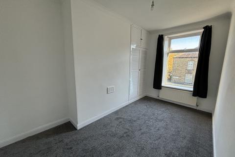 2 bedroom terraced house to rent, Victoria Street, Allerton BD15