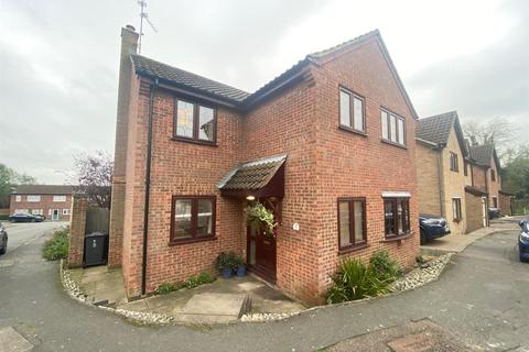 4 bedroom detached house for sale, Blenheim Way, Yaxley, Peterborough