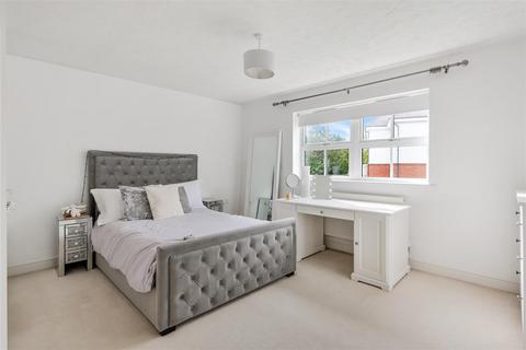 3 Grove Close, Epsom, KT19 7NW