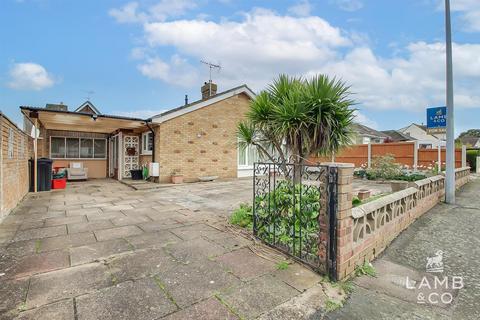 2 bedroom detached bungalow for sale, Inglenook, Clacton-On-Sea CO15