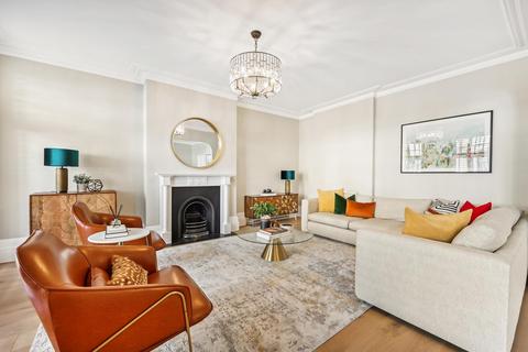 4 bedroom flat to rent, St. Georges Court, 42-47 Gloucester Road, South Kensington, London, SW7