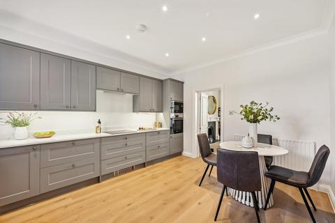 4 bedroom flat to rent, St. Georges Court, 42-47 Gloucester Road, South Kensington, London, SW7