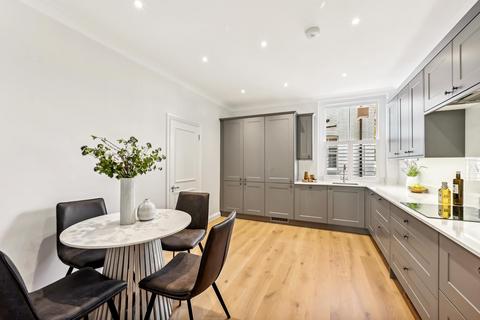 4 bedroom flat to rent, St. Georges Court, 42-47 Gloucester Road, South Kensington, London, SW7