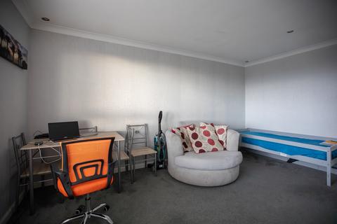 2 bedroom flat for sale, Dykemuir Street, Glasgow G21