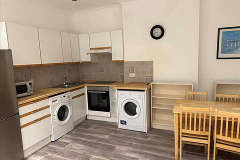 3 bedroom flat to rent, Olive Road, London, NW2