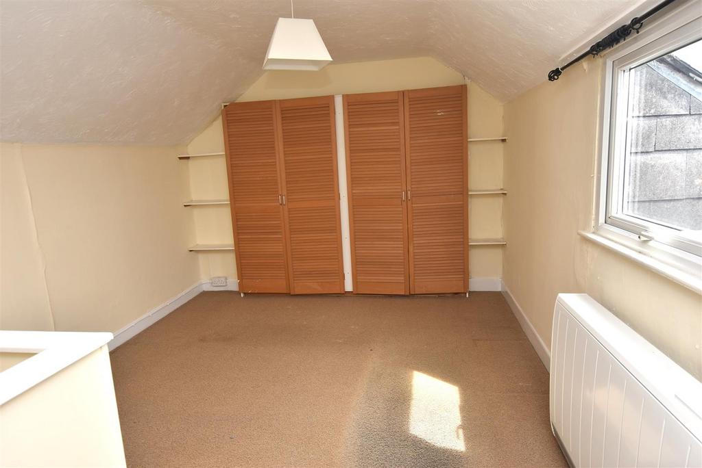 Attic Bedroom (2nd floor flat)