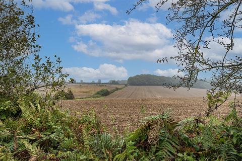 5 bedroom detached house for sale, Markyate Road, Slip End