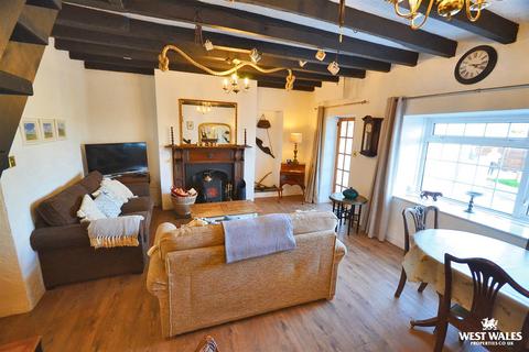 4 bedroom terraced house for sale, Fold House Cottage, Herbrandston