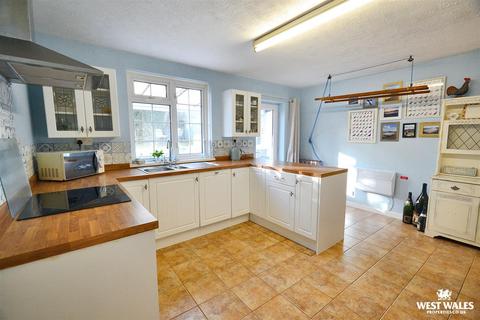 4 bedroom terraced house for sale, Fold House Cottage, Herbrandston