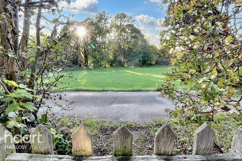 266 Fold Croft, Harlow, CM20 1SR