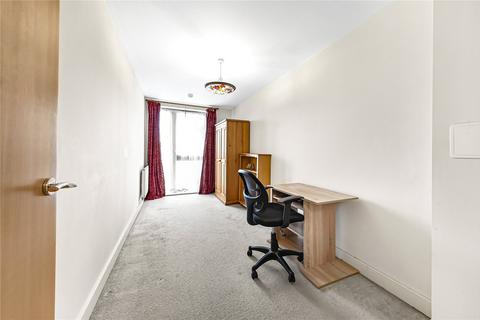 3 bedroom flat to rent, Theodor Court, Colindale NW9